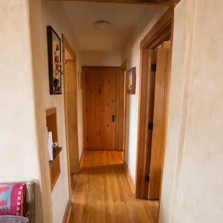 Holiday home *walk To Plaza* Artful, Authentic Style