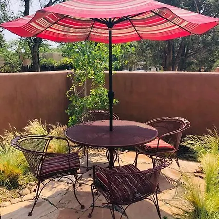 Holiday home *walk To Plaza* Artful, Authentic Style